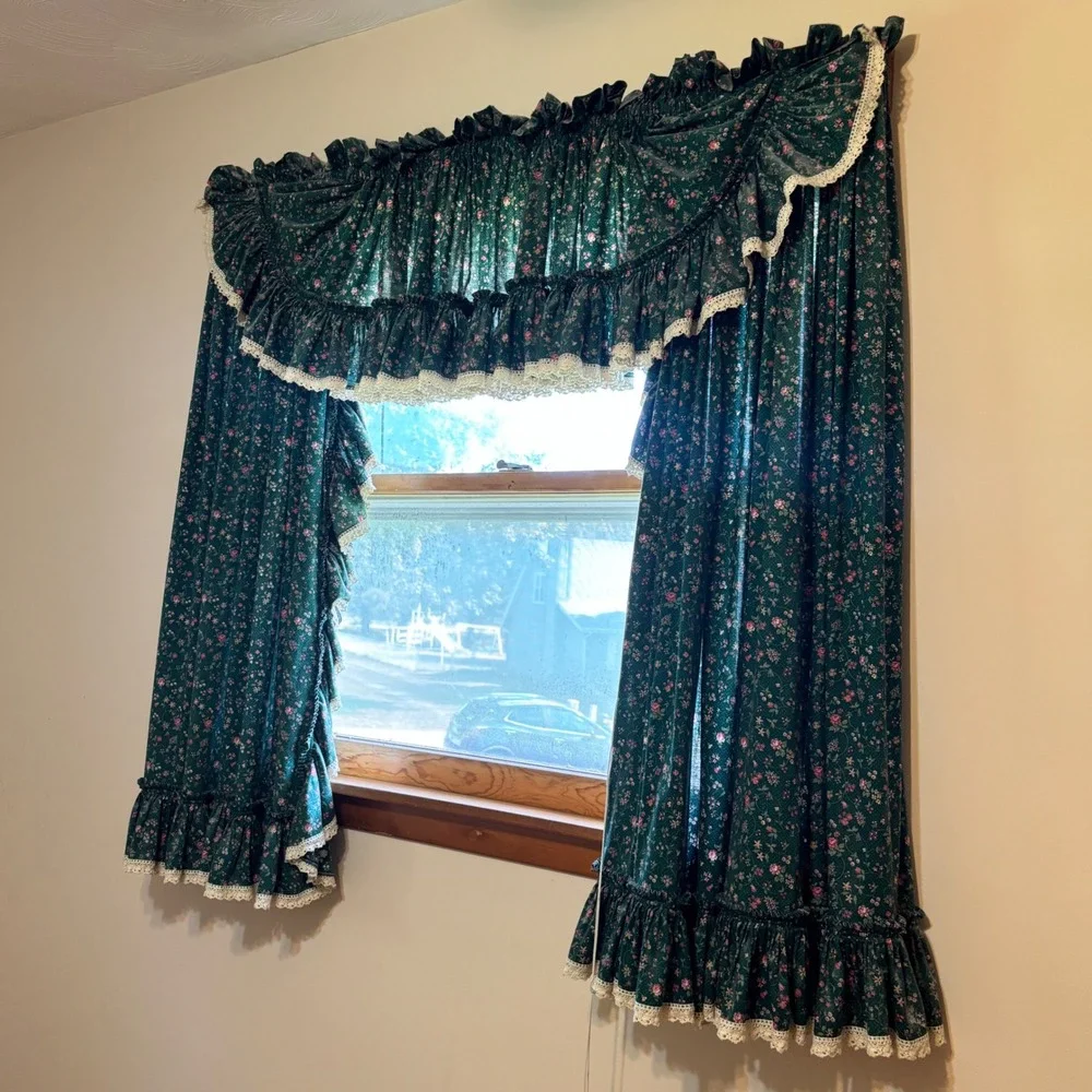 Vintage Green Floral 90's Curtain Lace Trim Ruffled 45